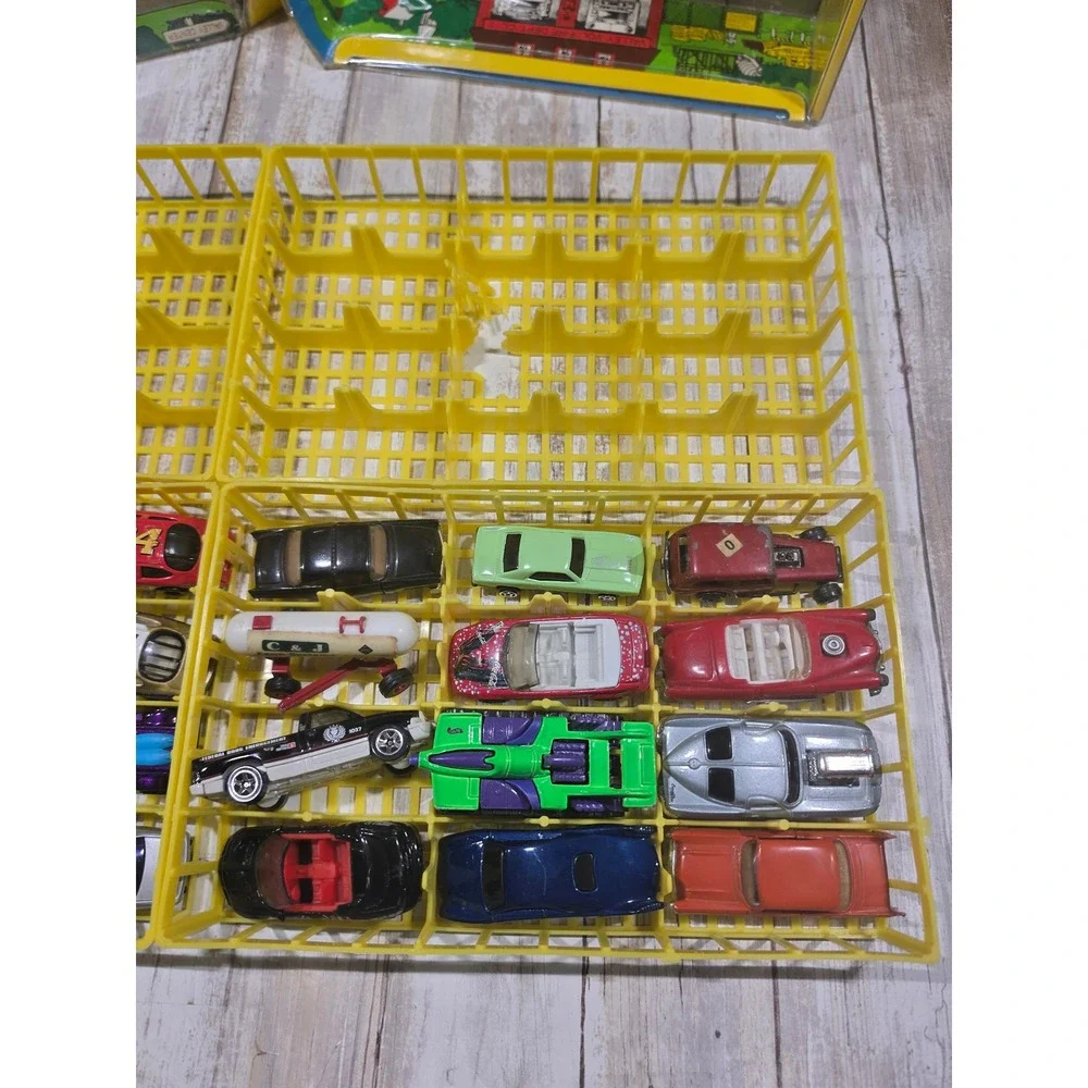 Vintage 1994‎ Matchbox Official Collectors Carry Case Playcity with Cars Lot